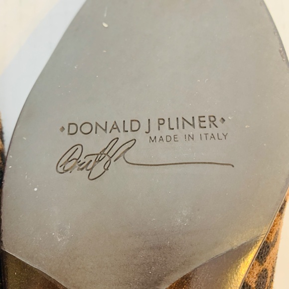 DONALD J PLINER Brown Leopard Suede GLORIA Flats 9.5 N Peep Toe Shimmer Italy - Picture 12 of 16